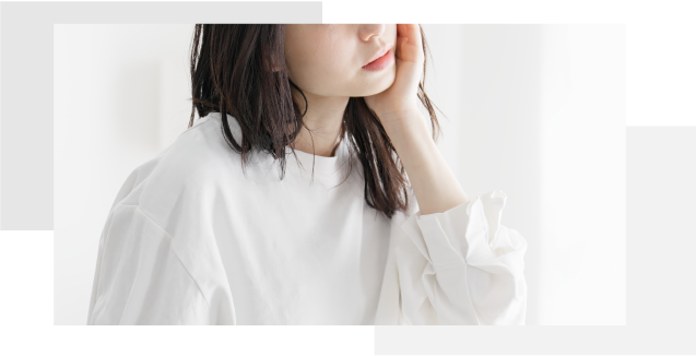 悩んでいる女性